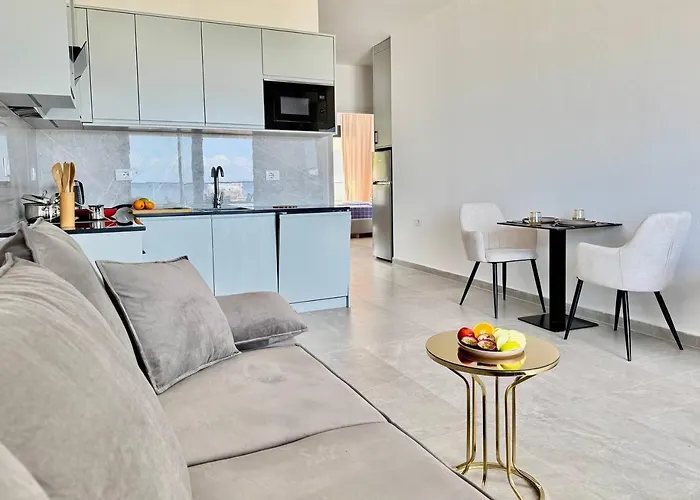 Nice Apartment Saranda 公寓